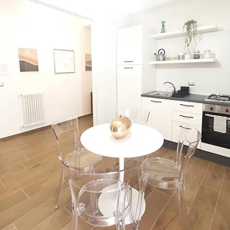 Vintage Charme - Policlinico