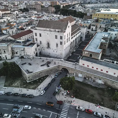 Vintage Charme - Policlinico